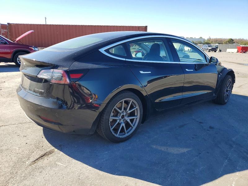 Фото 3 - TESLA MODEL 3