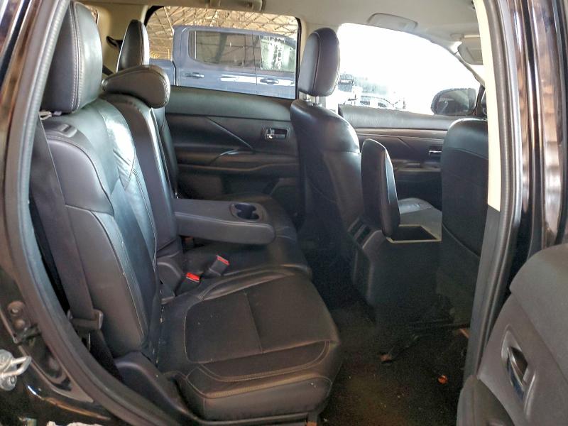 Фото 10 - MITSUBISHI OUTLANDER