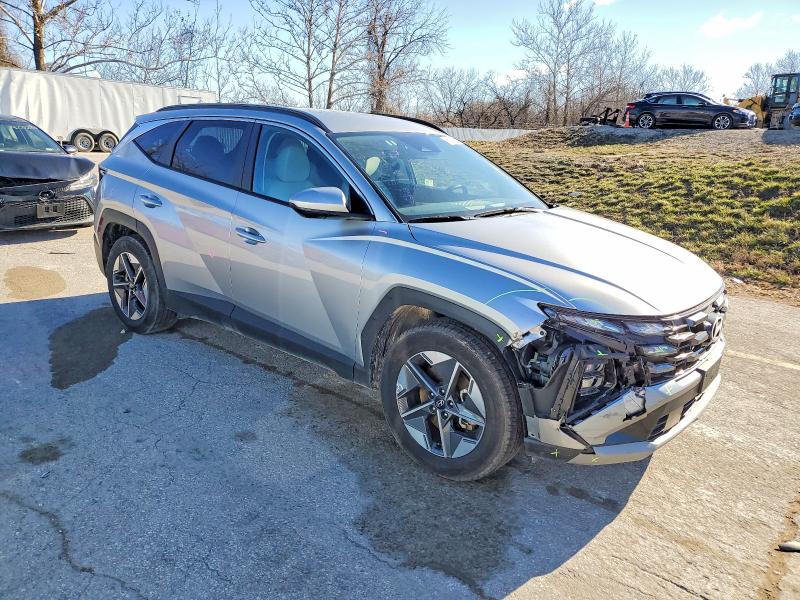 Фото 4 - HYUNDAI TUCSON