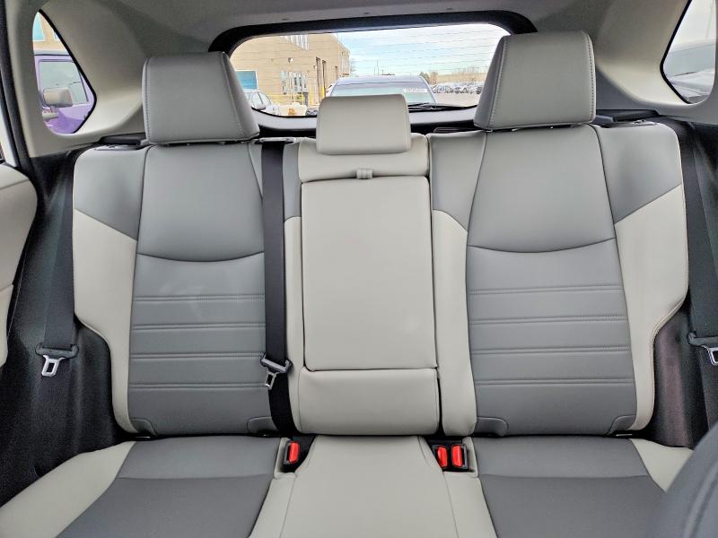 Фото 10 - TOYOTA RAV4