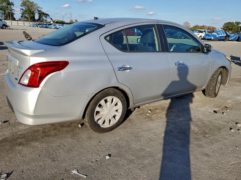 Фото 3 - NISSAN VERSA