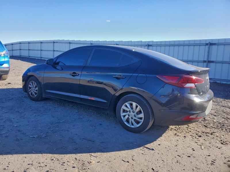 Фото 2 - HYUNDAI ELANTRA