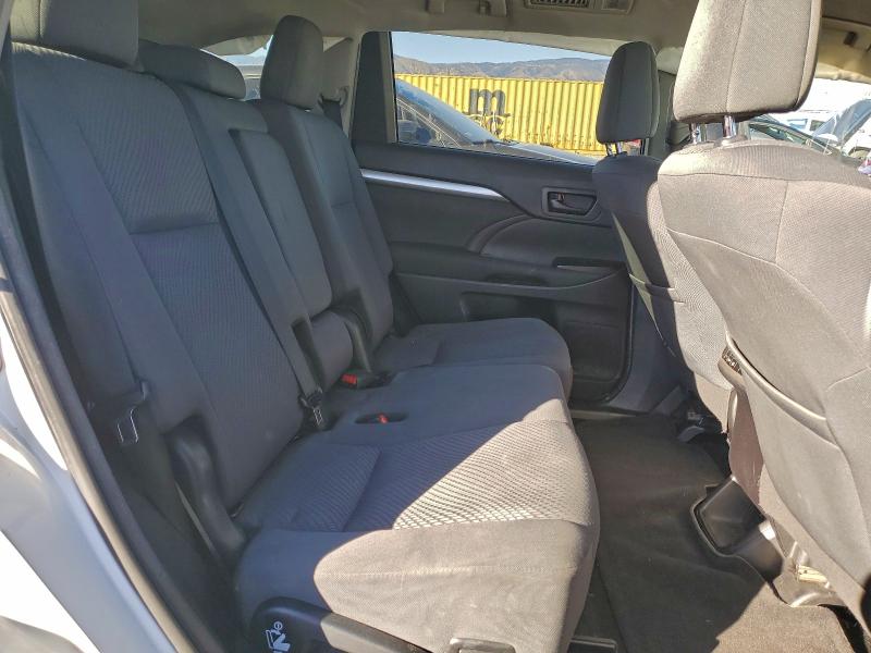 Фото 11 - TOYOTA HIGHLANDER