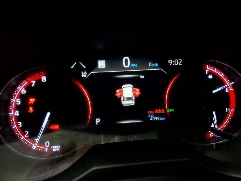 Фото 9 - TOYOTA RAV4