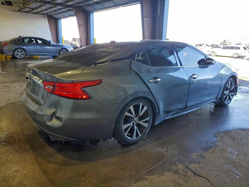 Фото 3 - NISSAN MAXIMA