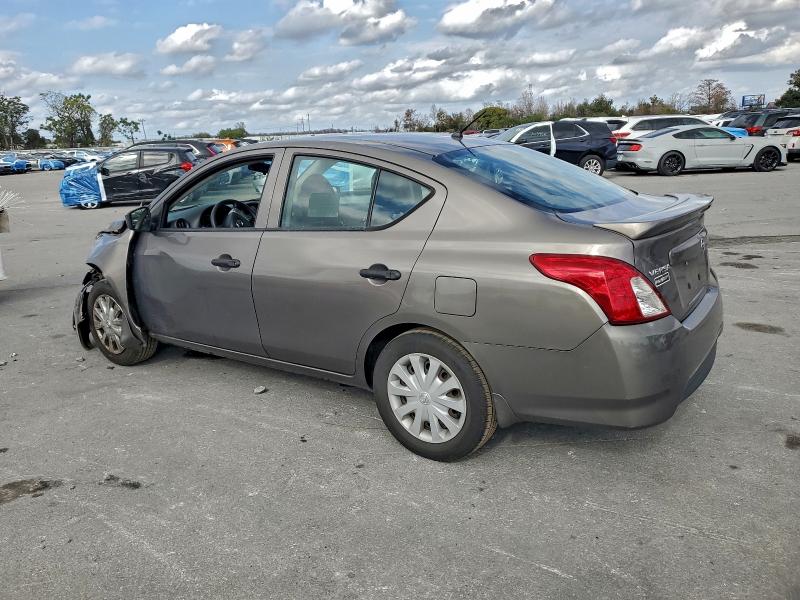 Фото 2 - NISSAN VERSA