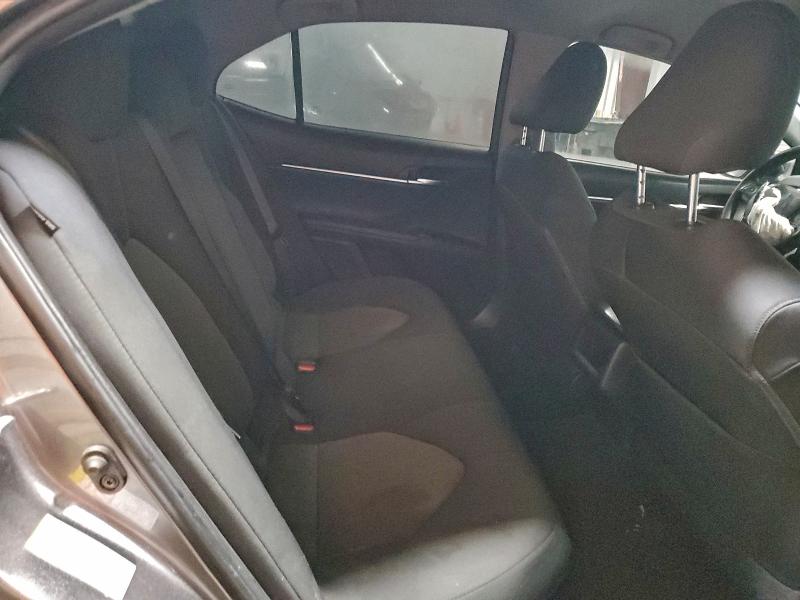 Фото 10 - TOYOTA CAMRY