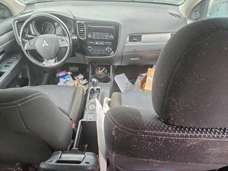 Фото 8 - MITSUBISHI OUTLANDER