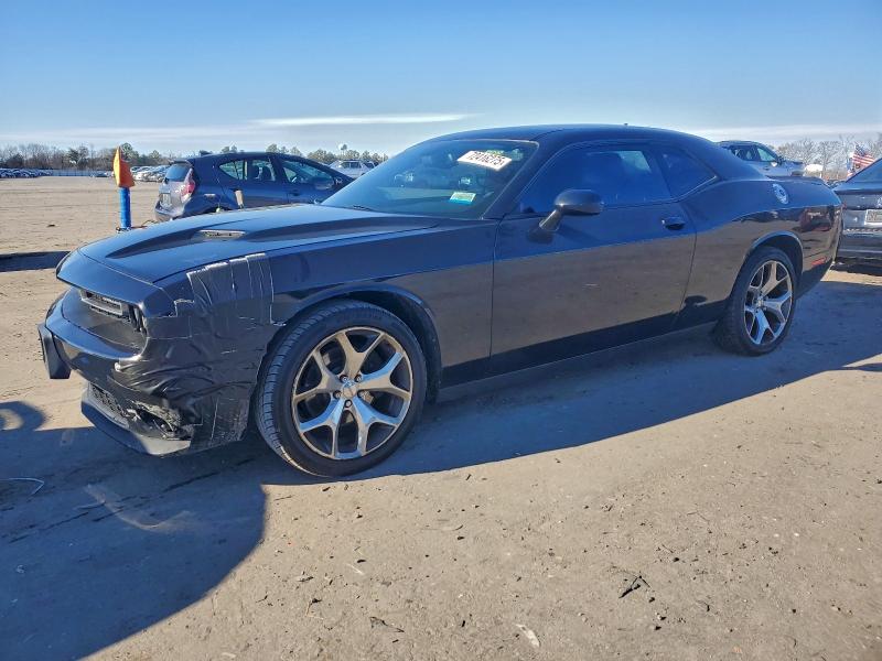 Фото 1 - DODGE CHALLENGER