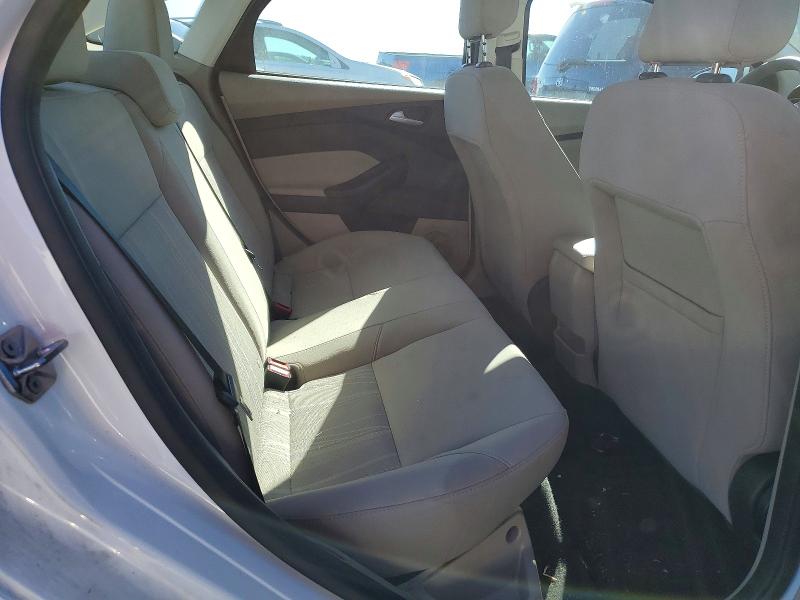 Фото 10 - FORD FOCUS