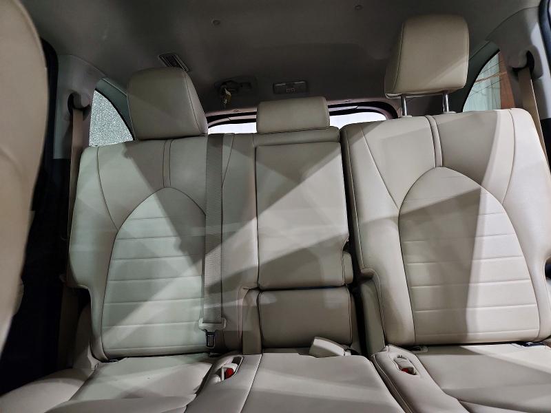 Фото 10 - TOYOTA HIGHLANDER