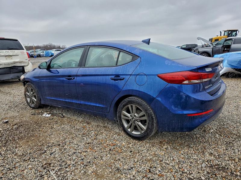 Фото 2 - HYUNDAI ELANTRA