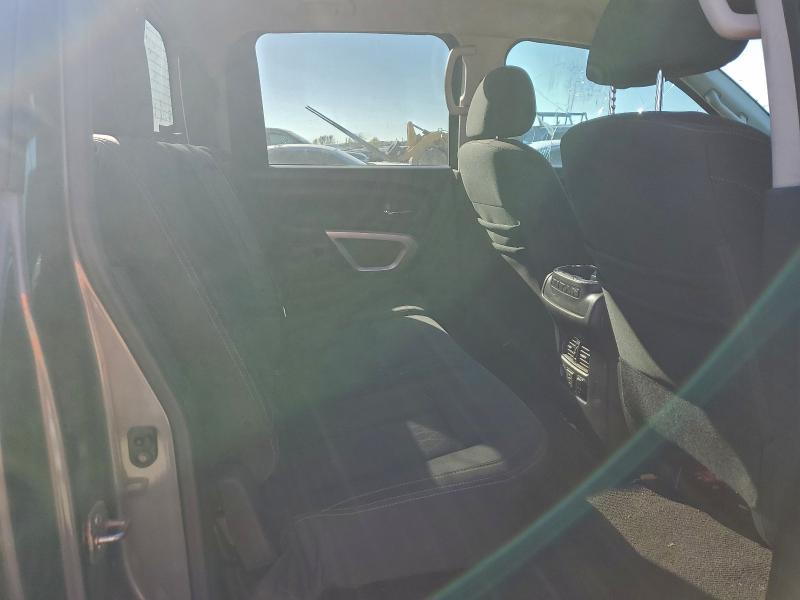 Фото 10 - NISSAN TITAN