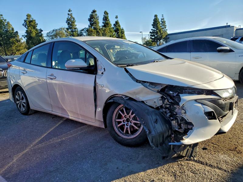 Фото 4 - TOYOTA PRIUS