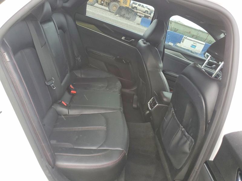 Фото 10 - KIA K5