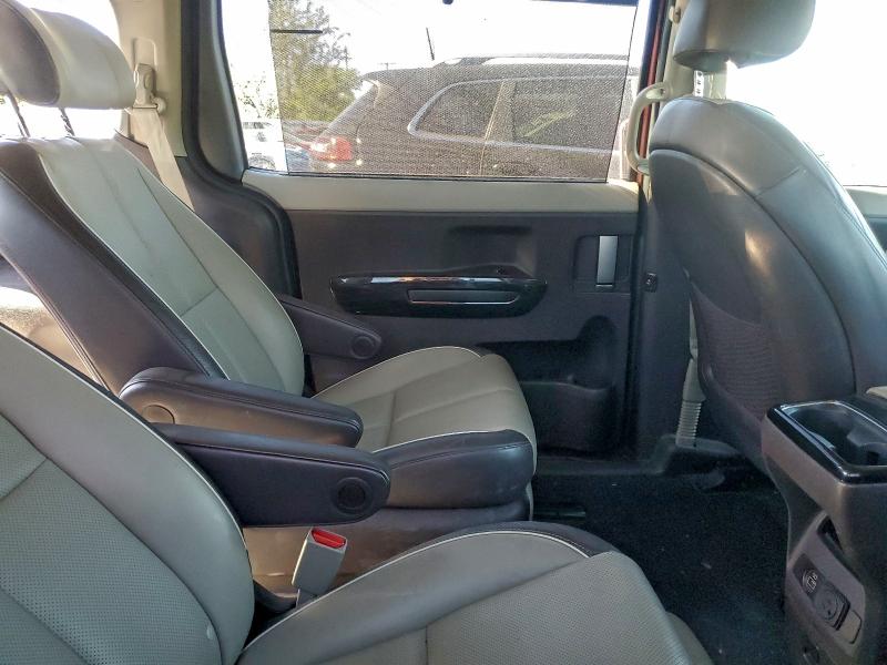 Фото 11 - KIA SEDONA