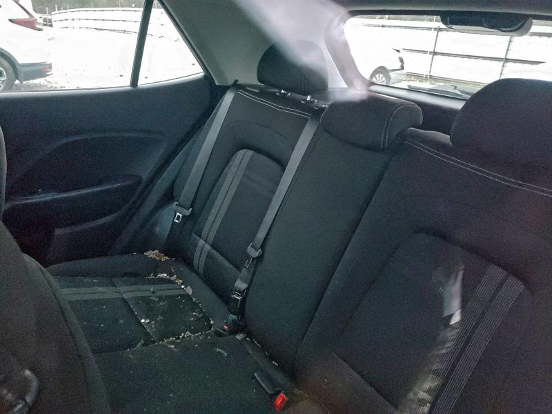 Фото 10 - HYUNDAI VENUE