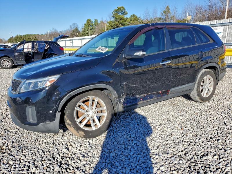 Фото 1 - KIA SORENTO