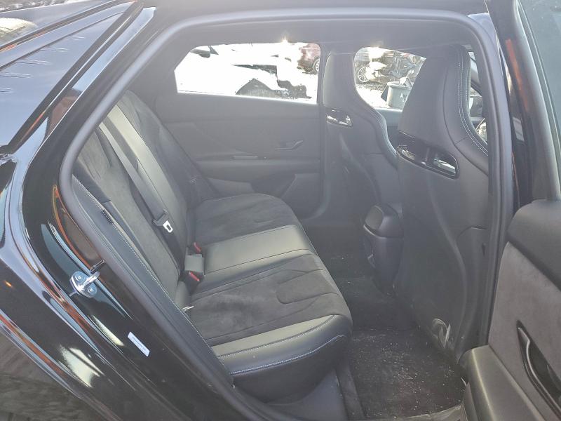 Фото 10 - HYUNDAI ELANTRA