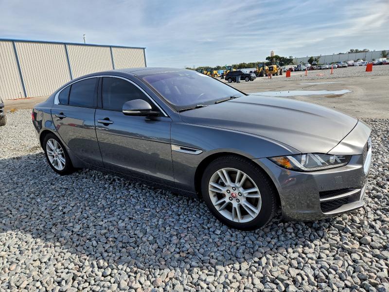 Фото 4 - JAGUAR XE