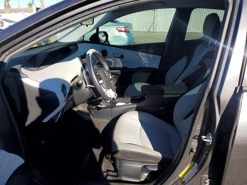 Фото 7 - TOYOTA PRIUS