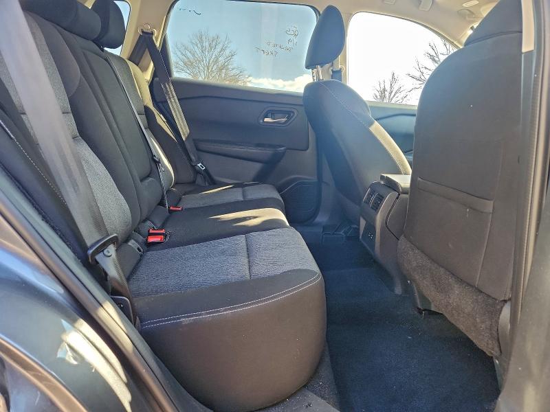 Фото 10 - NISSAN ROGUE