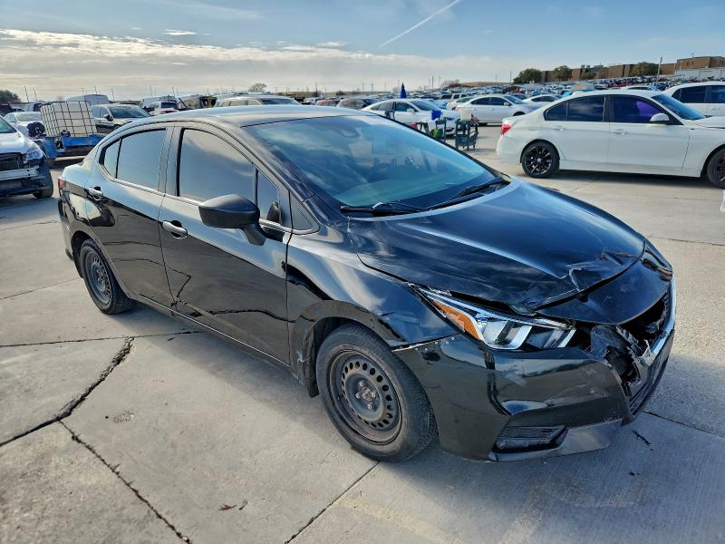 Фото 4 - NISSAN VERSA