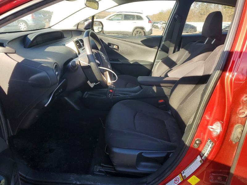 Фото 7 - TOYOTA PRIUS