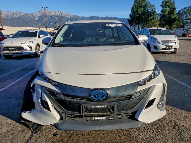 Фото 5 - TOYOTA PRIUS