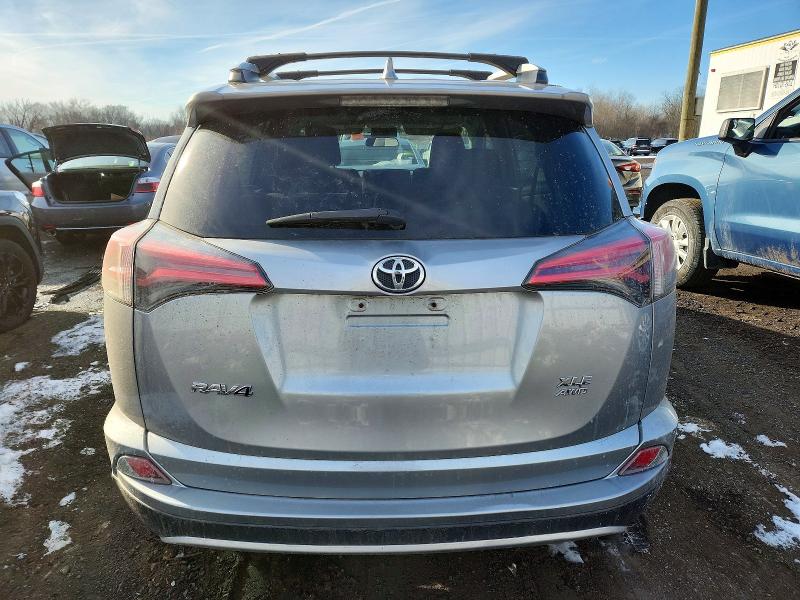 Фото 6 - TOYOTA RAV4