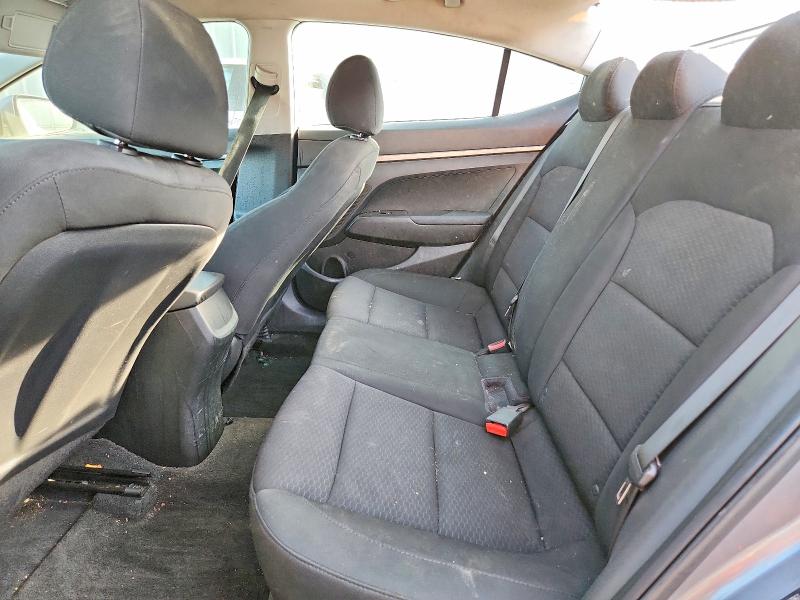 Фото 10 - HYUNDAI ELANTRA