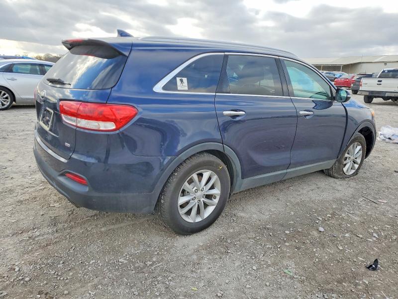 Фото 3 - KIA SORENTO