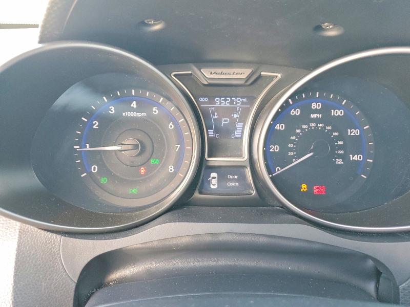 Фото 9 - HYUNDAI VELOSTER