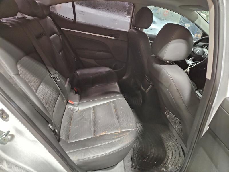 Фото 10 - HYUNDAI ELANTRA