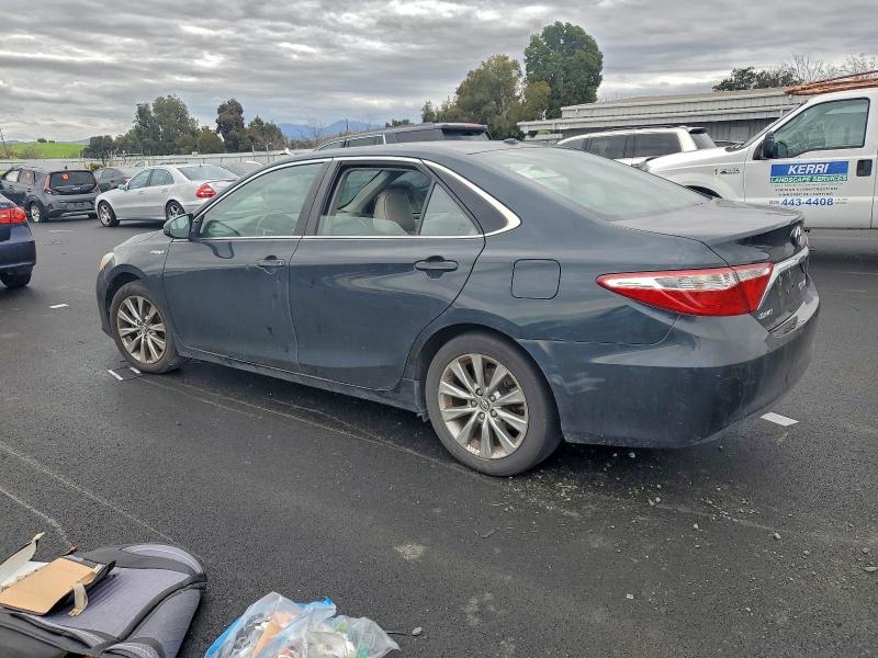 Фото 2 - TOYOTA CAMRY