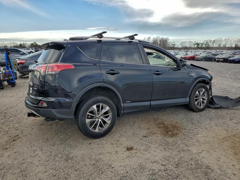 Фото 3 - TOYOTA RAV4