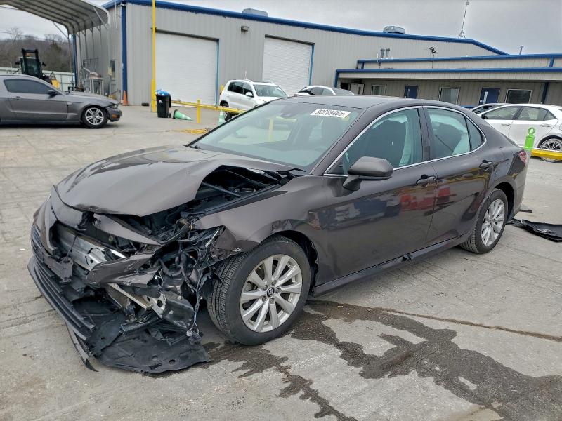 Фото 1 - TOYOTA CAMRY