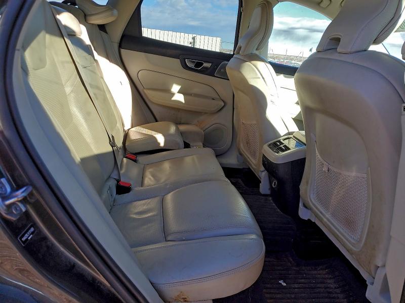 Фото 10 - VOLVO XC60