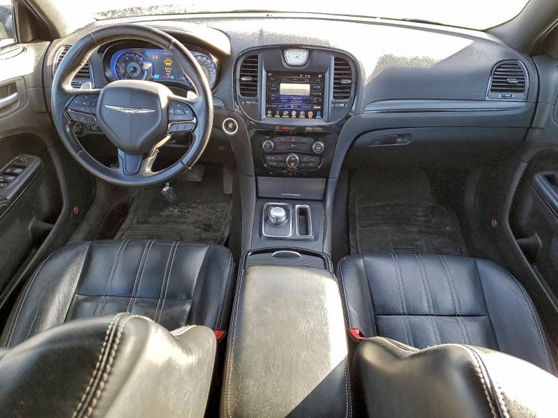 Фото 8 - CHRYSLER 300