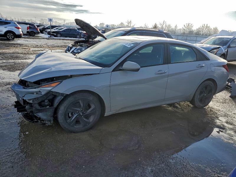 Фото 1 - HYUNDAI ELANTRA