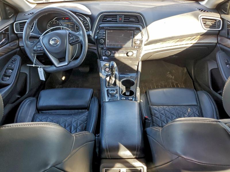 Фото 8 - NISSAN MAXIMA