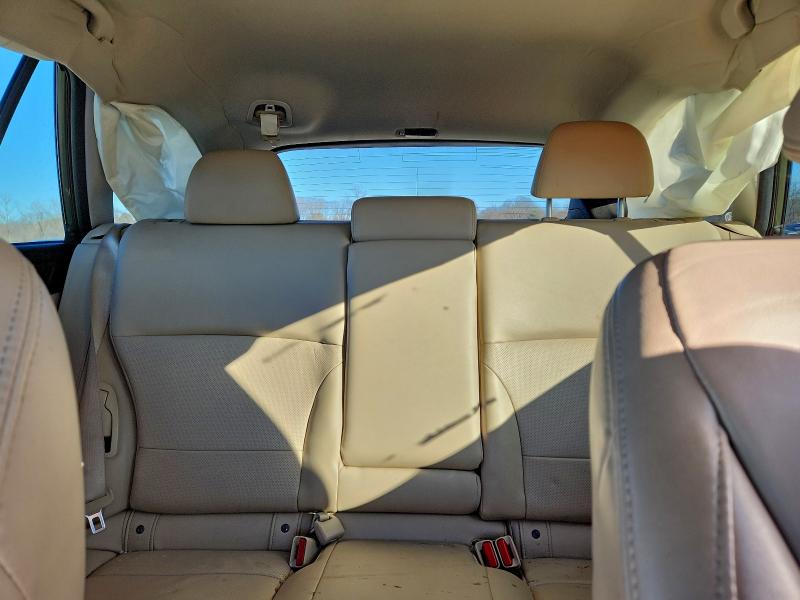 Фото 10 - SUBARU OUTBACK