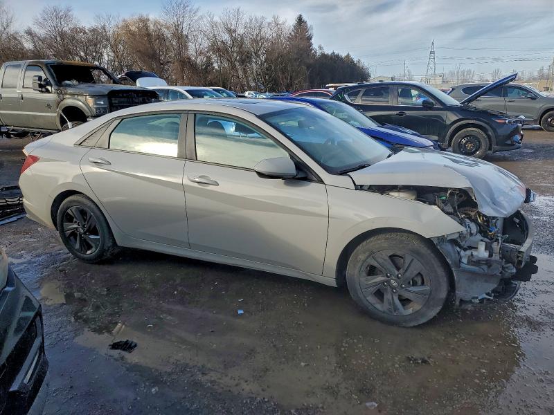 Фото 4 - HYUNDAI ELANTRA