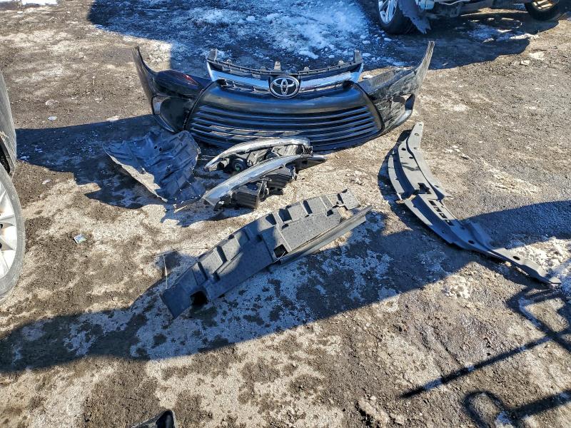 Фото 12 - TOYOTA CAMRY