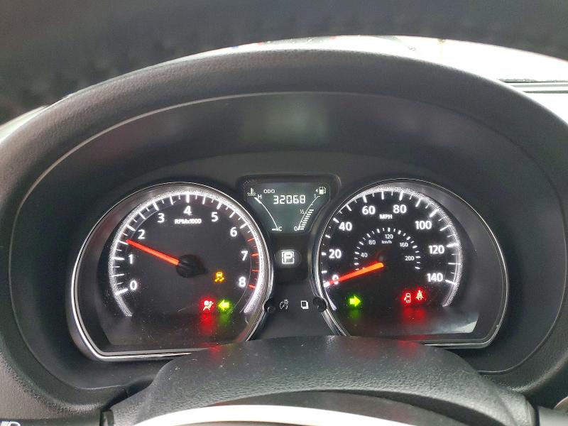 Фото 9 - NISSAN VERSA