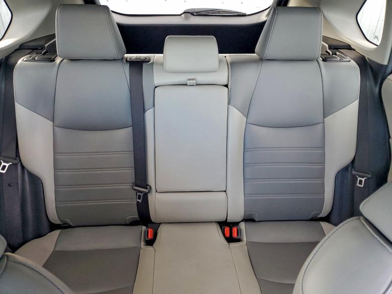 Фото 10 - TOYOTA RAV4