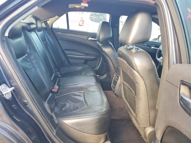 Фото 10 - CHRYSLER 300