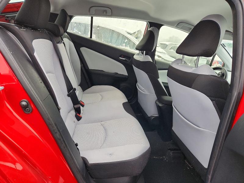 Фото 10 - TOYOTA PRIUS