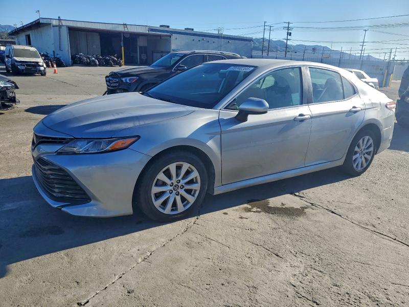 Фото 1 - TOYOTA CAMRY