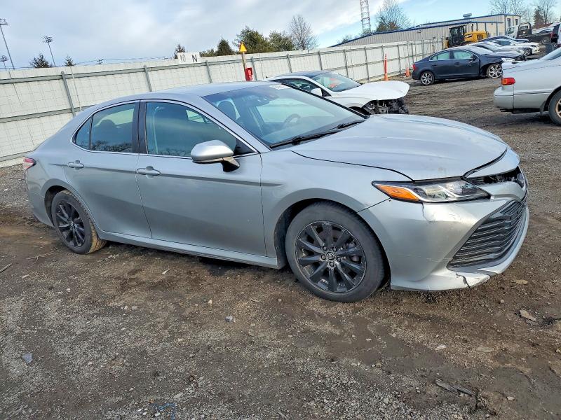 Фото 4 - TOYOTA CAMRY